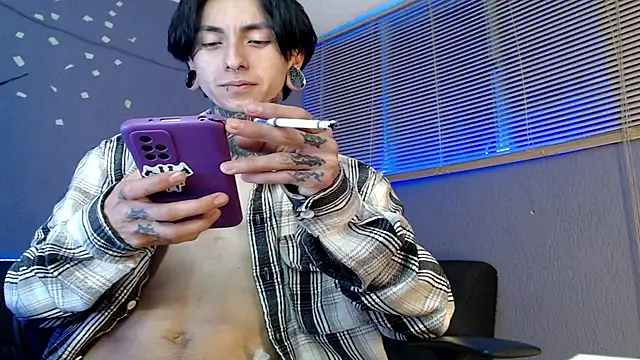 Snapshot of Kuregari_xs chatting on October 9, 2025, 4:02 am Kuregari xs online show from October 9, 2025, 4:02 am