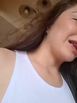 EmmaValencia  online show from January 16, 2026, 3:27 pm