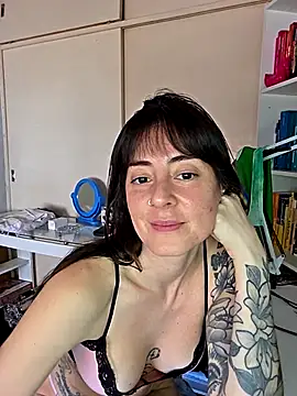 Snapshot of dandanbarr chatting on October 31, 2025, 4:03 pm dandanbarr online show from October 31, 2025, 4:03 pm