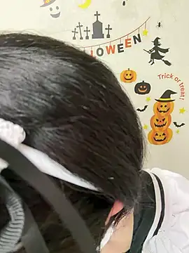 Snapshot of _JINA_tan chatting on October 31, 2025, 9:50 am  JINA tan online show from October 31, 2025, 9:50 am