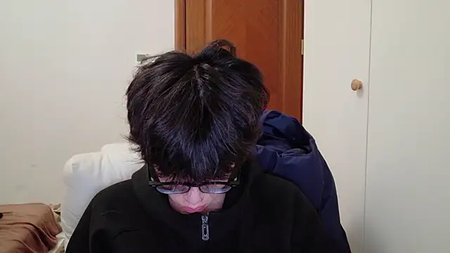 hangzi-0011 online show from December 2, 2025, 11:12 am