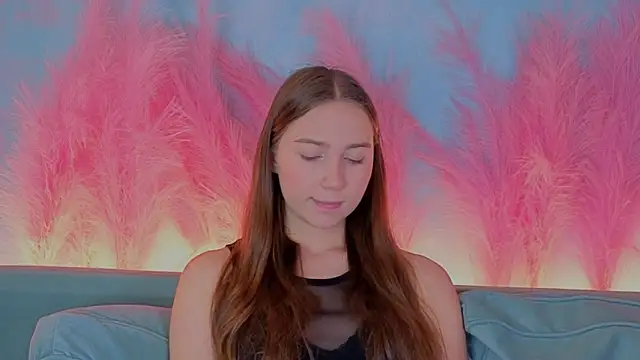 OliviaLay online show from December 17, 2025, 11:04 am