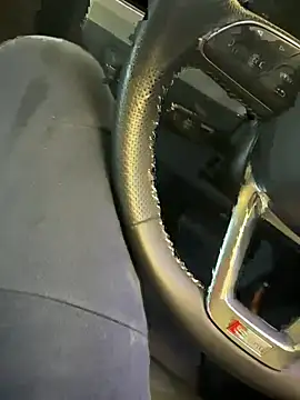 heet1998 online show from April 24, 2026, 2:19 pm