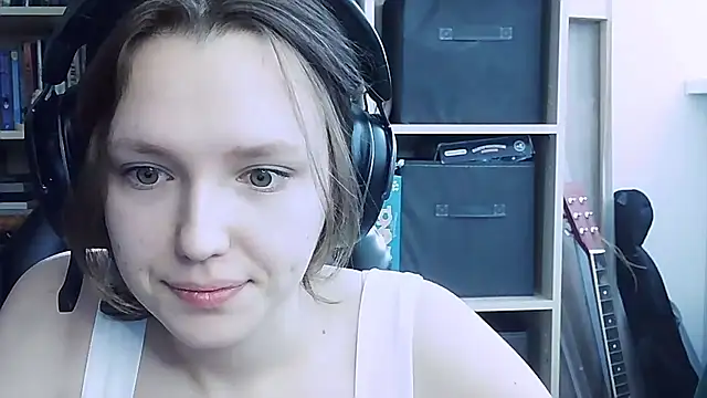 Snapshot of Diana-back chatting on October 1, 2025, 6:07 am Diana-back online show from October 1, 2025, 6:07 am