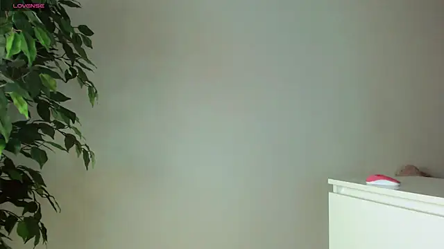 Snapshot of trixietaylor chatting on October 5, 2025, 6:09 pm trixietaylor online show from October 5, 2025, 6:09 pm