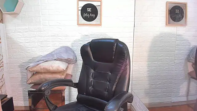 Snapshot of Eily_Blunts chatting on October 29, 2025, 12:59 pm Eily Blunts online show from October 29, 2025, 12:59 pm