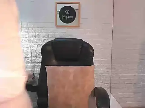 Snapshot of Eily_Blunts chatting on October 9, 2025, 12:38 pm Eily Blunts online show from October 9, 2025, 12:38 pm