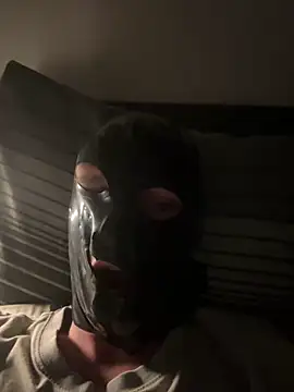 Charleshottie online show from September 28, 2025, 7:32 pm