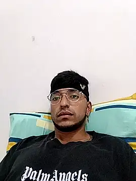 Snapshot of AlfalfaBoy chatting on October 19, 2025, 12:35 am AlfalfaBoy online show from October 19, 2025, 12:35 am