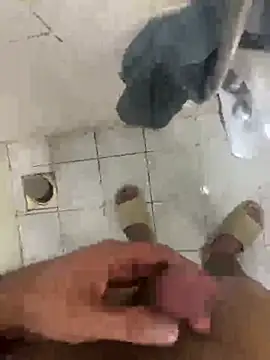 Snapshot of alwynu chatting on February 27, 2026, 9:36 pm alwynu online show from February 27, 2026, 9:36 pm