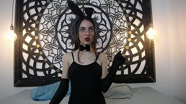 mara hil online show from October 3, 2025, 4:58 am