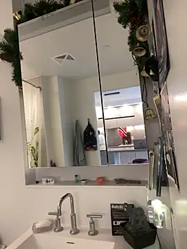 tia   fox online show from February 25, 2026, 5:13 pm