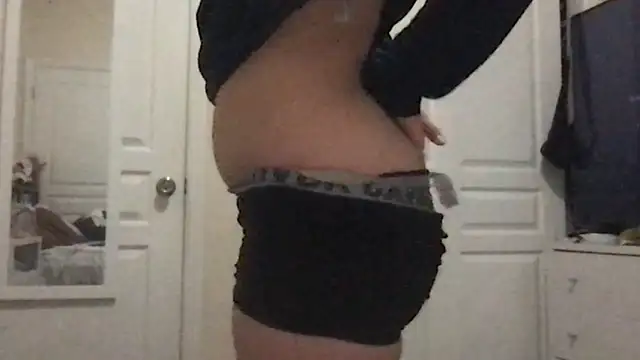 Snapshot of bunnygorl12 chatting on February 28, 2026, 8:03 am bunnygorl12 online show from February 28, 2026, 8:03 am