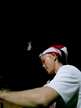 mntzz88 online show from November 7, 2025, 11:30 pm