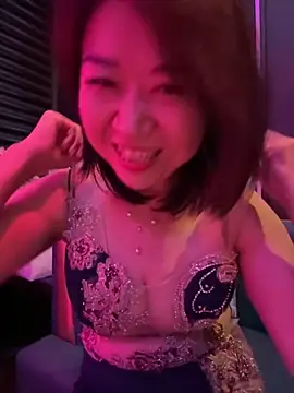 siru-love online show from October 3, 2025, 7:32 am