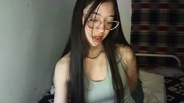 Snapshot of Mikha_Ela chatting on October 26, 2025, 7:20 am Mikha Ela online show from October 26, 2025, 7:20 am