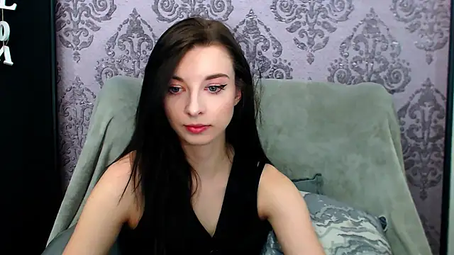 Snapshot of DominantLuna chatting on April 30, 2026, 4:25 pm DominantLuna online show from April 30, 2026, 4:25 pm