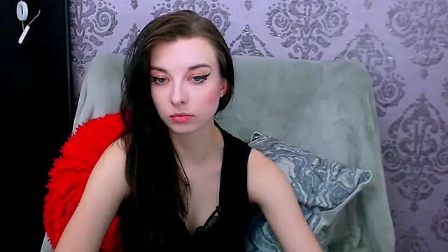 Snapshot of DominantLuna chatting on May 20, 2026, 7:33 pm DominantLuna online show from May 20, 2026, 7:33 pm