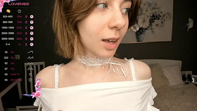 Snapshot of shyina_meow chatting on October 5, 2025, 3:25 pm shyina meow online show from October 5, 2025, 3:25 pm