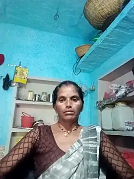 Snapshot of Mohni_cute chatting on October 13, 2025, 11:23 am Mohni cute online show from October 13, 2025, 11:23 am