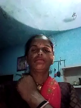 Snapshot of Mohni_cute chatting on October 7, 2025, 5:58 pm Mohni cute online show from October 7, 2025, 5:58 pm