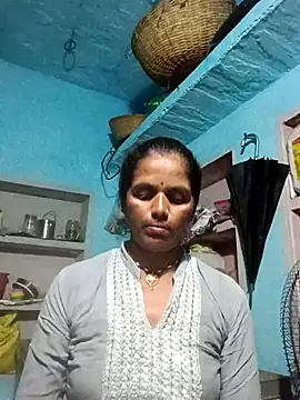 Snapshot of Mohni_cute chatting on October 12, 2025, 11:17 pm Mohni cute online show from October 12, 2025, 11:17 pm