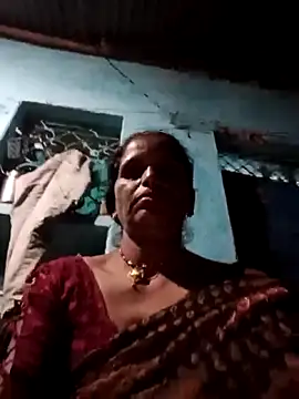 Snapshot of Mohni_cute chatting on October 6, 2025, 3:46 pm Mohni cute online show from October 6, 2025, 3:46 pm