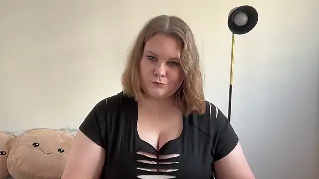 Snapshot of BriannaFlirty chatting on October 29, 2025, 1:21 pm BriannaFlirty online show from October 29, 2025, 1:21 pm