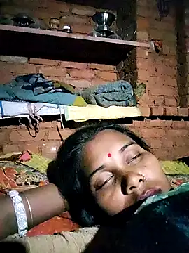 Katrina kaif143 online show from November 13, 2025, 3:49 pm