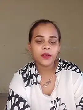 Snapshot of Naughtysilk chatting on October 24, 2025, 9:41 am Naughtysilk online show from October 24, 2025, 9:41 am