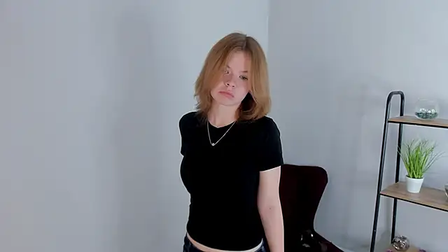 Mabel Sanders online show from October 8, 2025, 2:29 pm