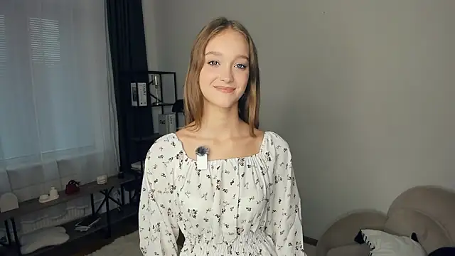SerrenaAa online show from October 6, 2025, 8:37 am