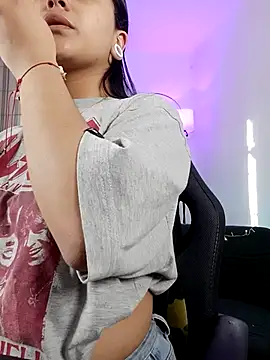 Snapshot of Alana-sweet chatting on October 16, 2025, 9:45 pm Alana-sweet online show from October 16, 2025, 9:45 pm