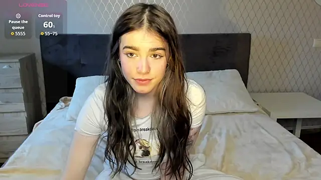 Snapshot of ShellyMoon_ chatting on September 29, 2025, 1:17 pm ShellyMoon online show from September 29, 2025, 1:17 pm