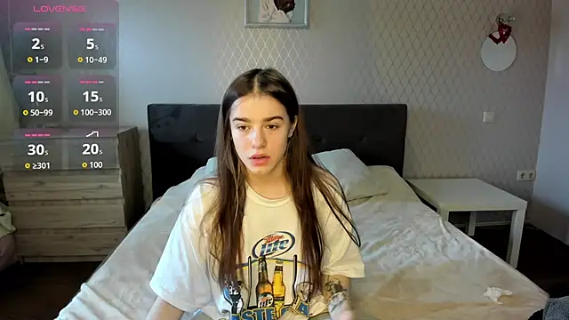 Snapshot of ShellyMoon_ chatting on October 12, 2025, 12:28 pm ShellyMoon online show from October 12, 2025, 12:28 pm