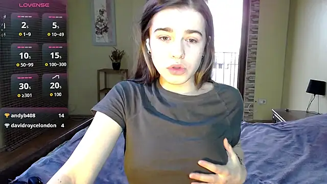 Snapshot of ShellyMoon_ chatting on October 9, 2025, 2:17 pm ShellyMoon online show from October 9, 2025, 2:17 pm