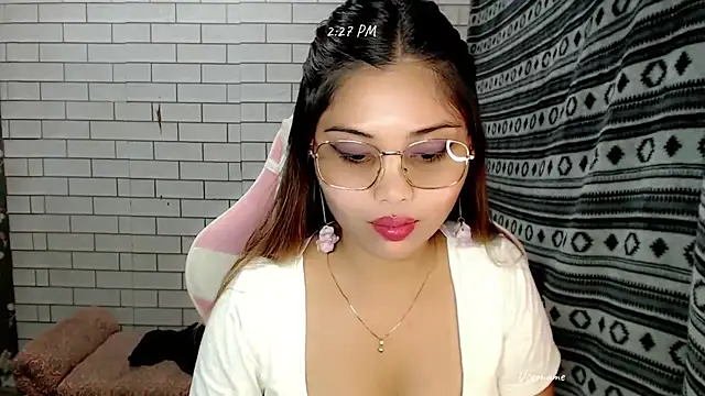 Snapshot of pinay_old_lover chatting on November 9, 2025, 6:28 am pinay old lover online show from November 9, 2025, 6:28 am