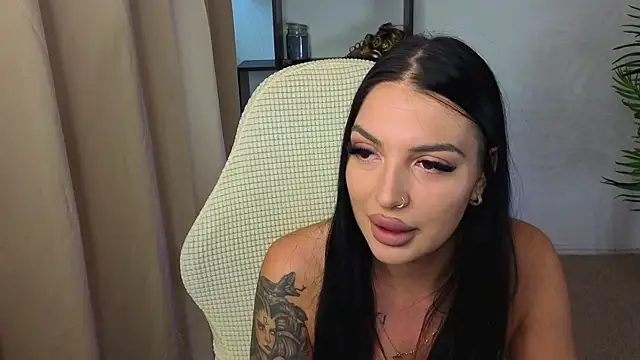 Snapshot of Raven_Ink chatting on November 11, 2025, 10:21 am Raven Ink online show from November 11, 2025, 10:21 am