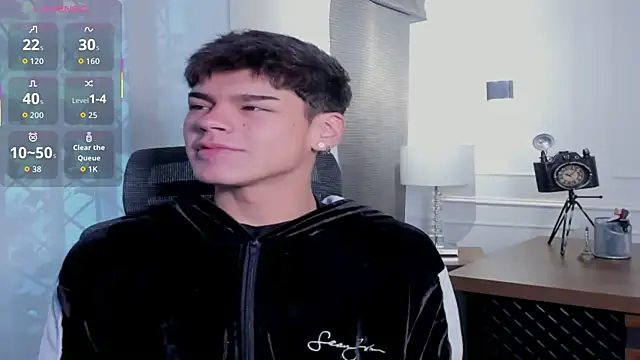 Snapshot of kevienmiet chatting on November 10, 2025, 12:21 pm kevienmiet online show from November 10, 2025, 12:21 pm