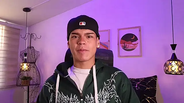 Snapshot of kevienmiet chatting on October 2, 2025, 11:24 am kevienmiet online show from October 2, 2025, 11:24 am