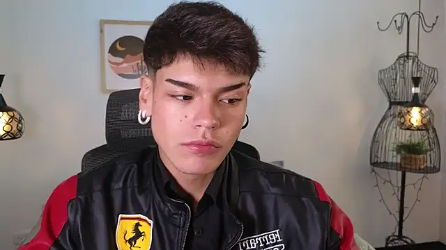 Snapshot of kevienmiet chatting on November 12, 2025, 11:58 am kevienmiet online show from November 12, 2025, 11:58 am