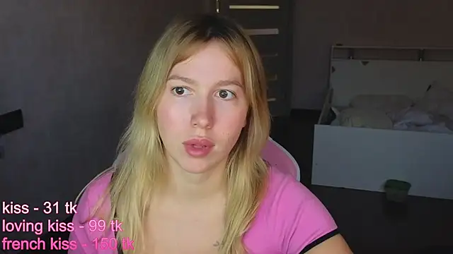 Snapshot of stefany_and_bettany chatting on October 20, 2025, 1:55 pm stefany and bettany online show from October 20, 2025, 1:55 pm