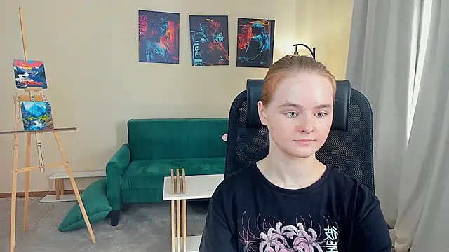 ChloeWestrum online show from September 30, 2025, 10:21 am