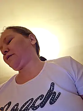 MikasXNiksssx online show from September 29, 2025, 3:17 pm
