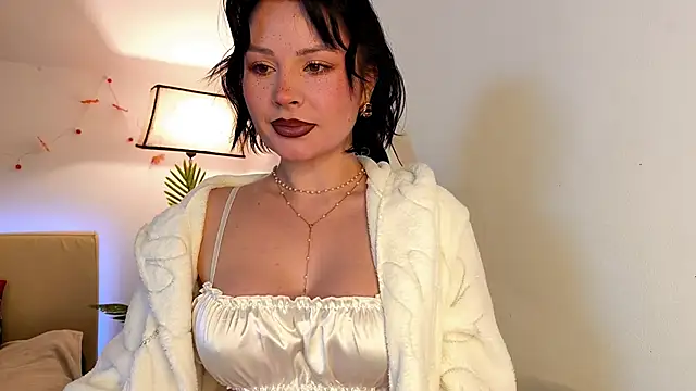 Snapshot of Me-Dea chatting on November 16, 2025, 7:13 am Me-Dea online show from November 16, 2025, 7:13 am