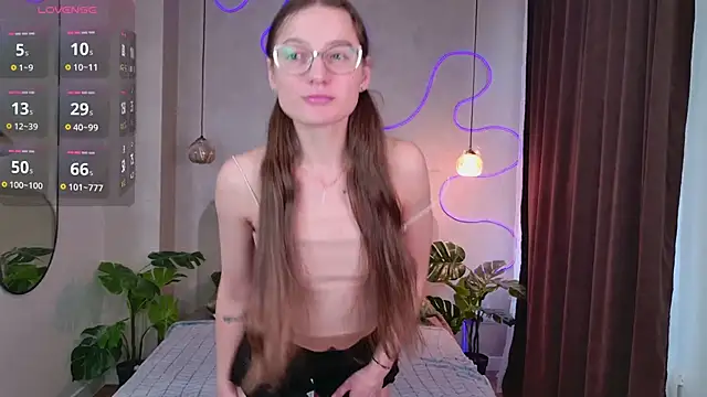 Snapshot of Velin_ chatting on October 29, 2025, 7:29 am Velin online show from October 29, 2025, 7:29 am