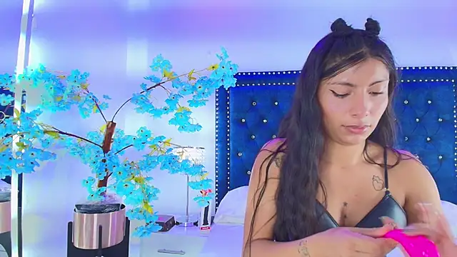 Gabriela milani online show from March 2, 2026, 7:10 pm