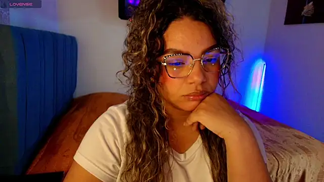 Snapshot of scarlet_queen__ chatting on October 30, 2025, 2:32 am scarlet queen online show from October 30, 2025, 2:32 am