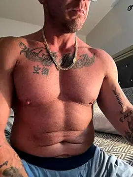 Snapshot of Beefkakey82 chatting on October 19, 2025, 7:16 pm Beefkakey82 online show from October 19, 2025, 7:16 pm