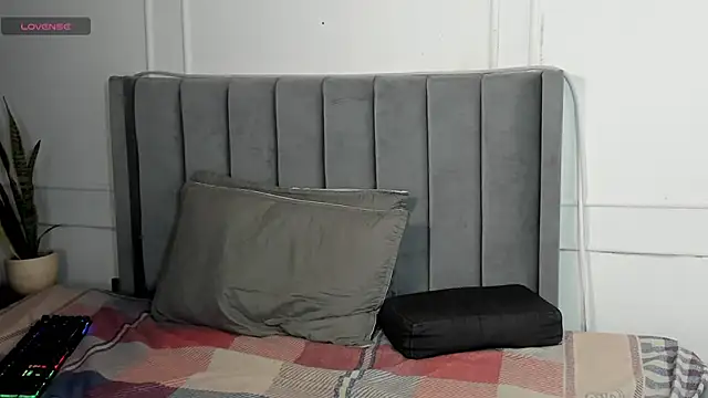 luxuryheaven 8 online show from October 14, 2025, 6:30 pm